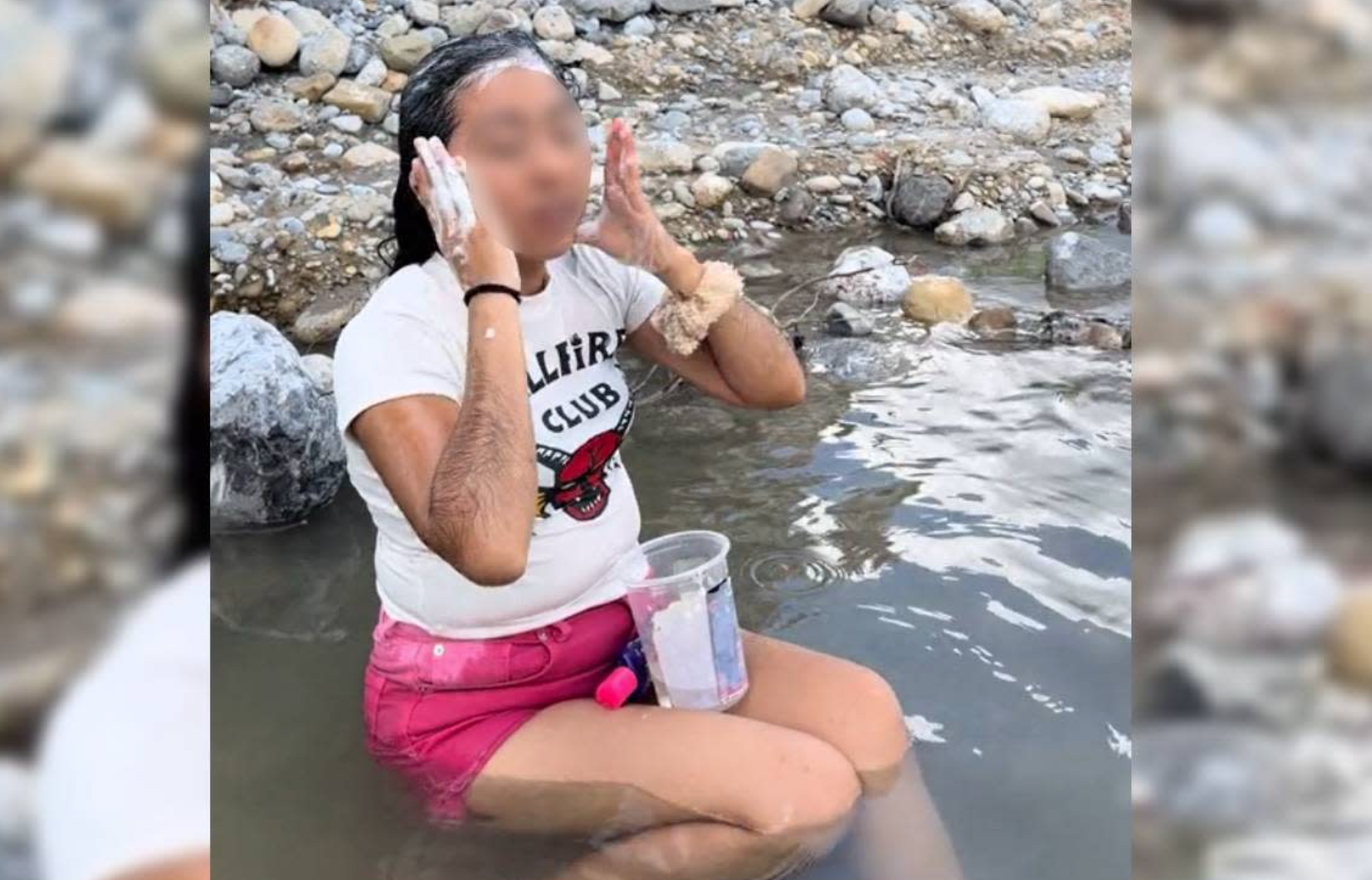 Mujer se baña en el río Santa Catarina, en Nuevo León